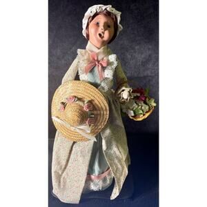 Byers Choice Williamsburg Colonial Lady with Flower Basket Signed and Made 2008